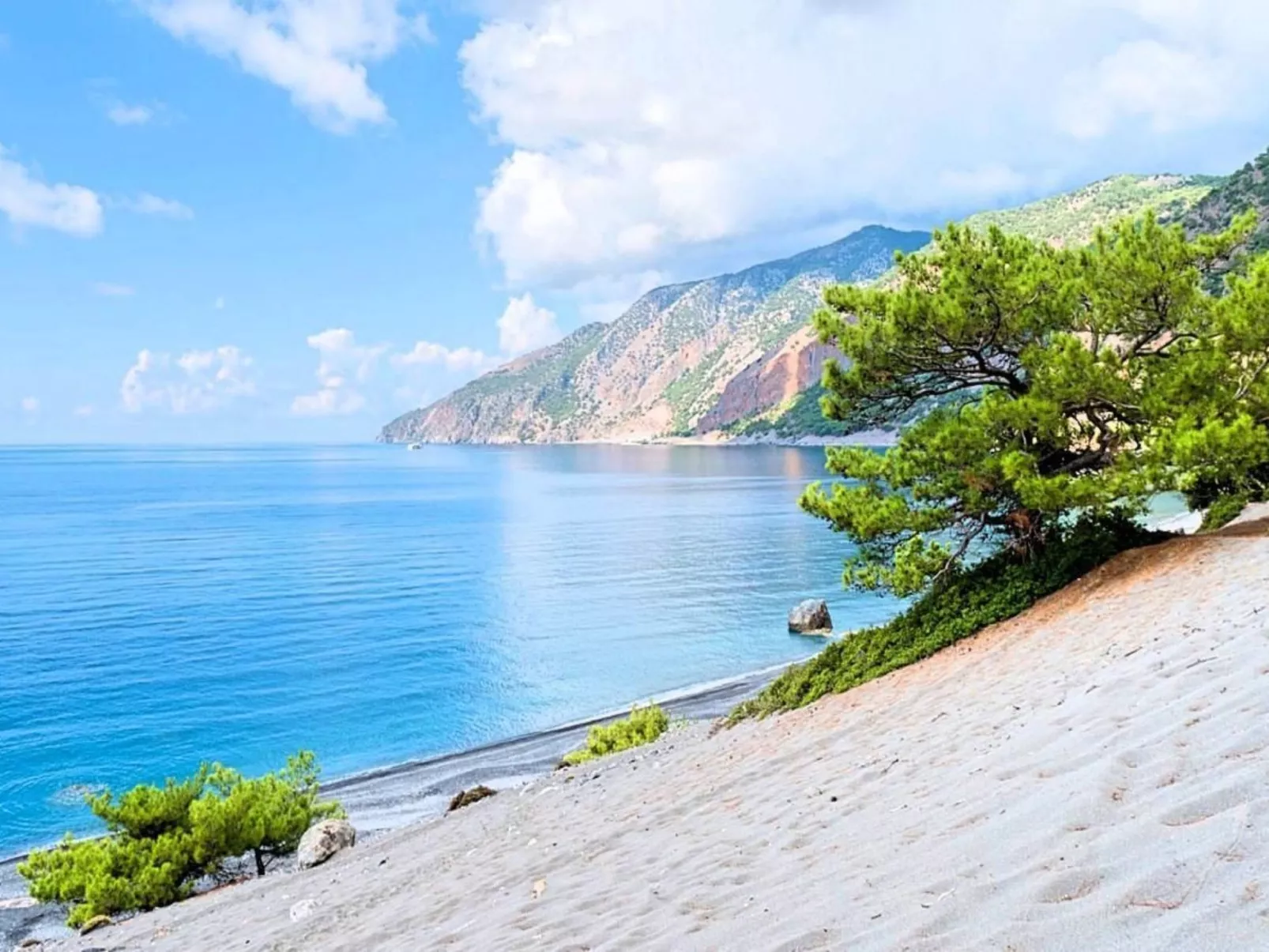 "Acrothea Villa Beheizter Pool" - Draußen