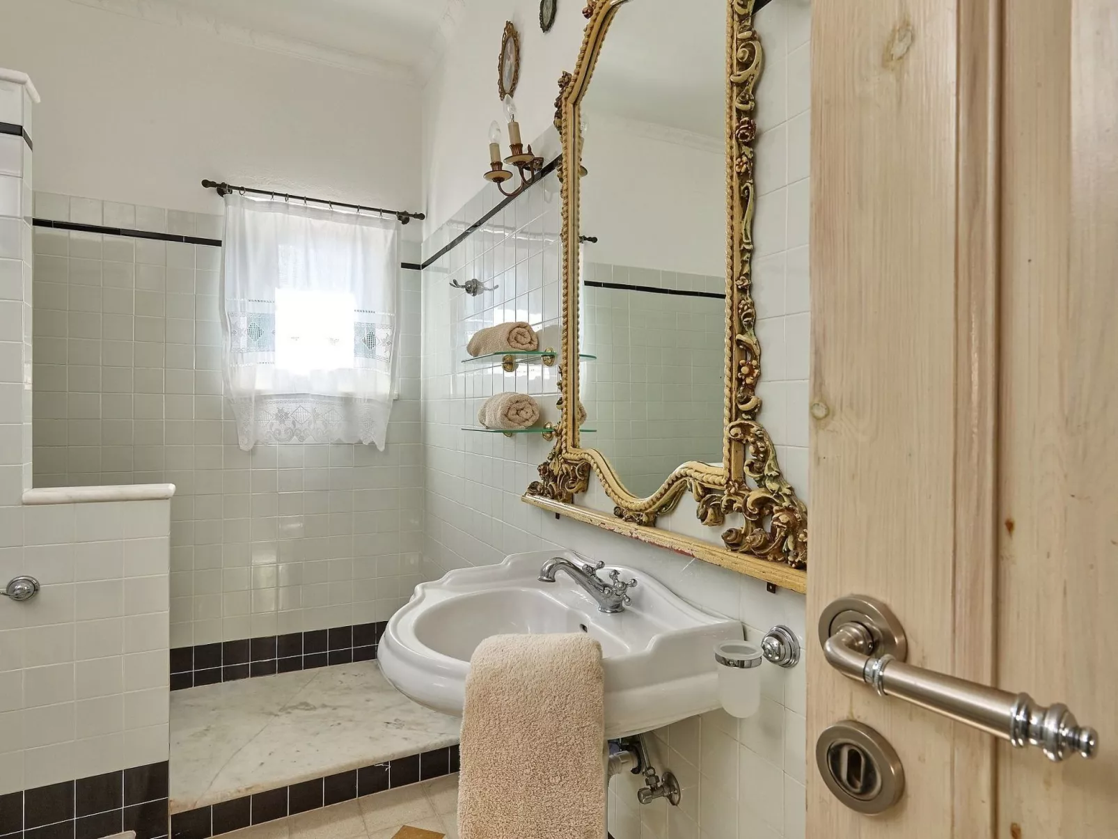 Orelia - Image-tags.info