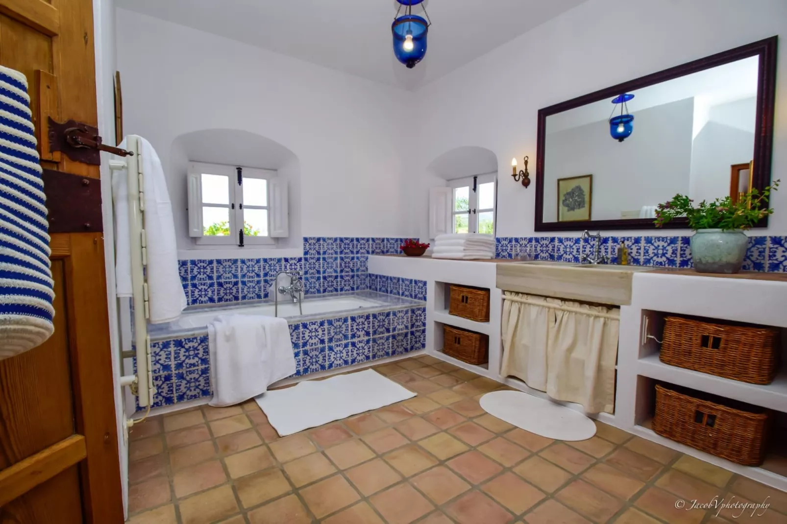 A Real Oasis in  Colonial style - Bathroom