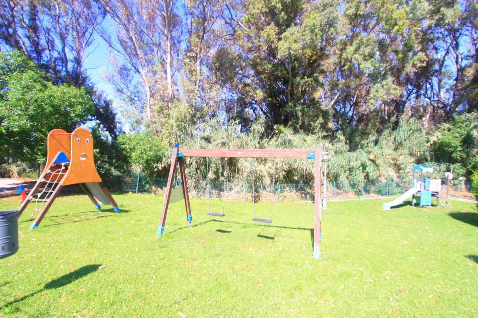 MODERN BEACH PENTHOUSE - Areas within 1km in summer