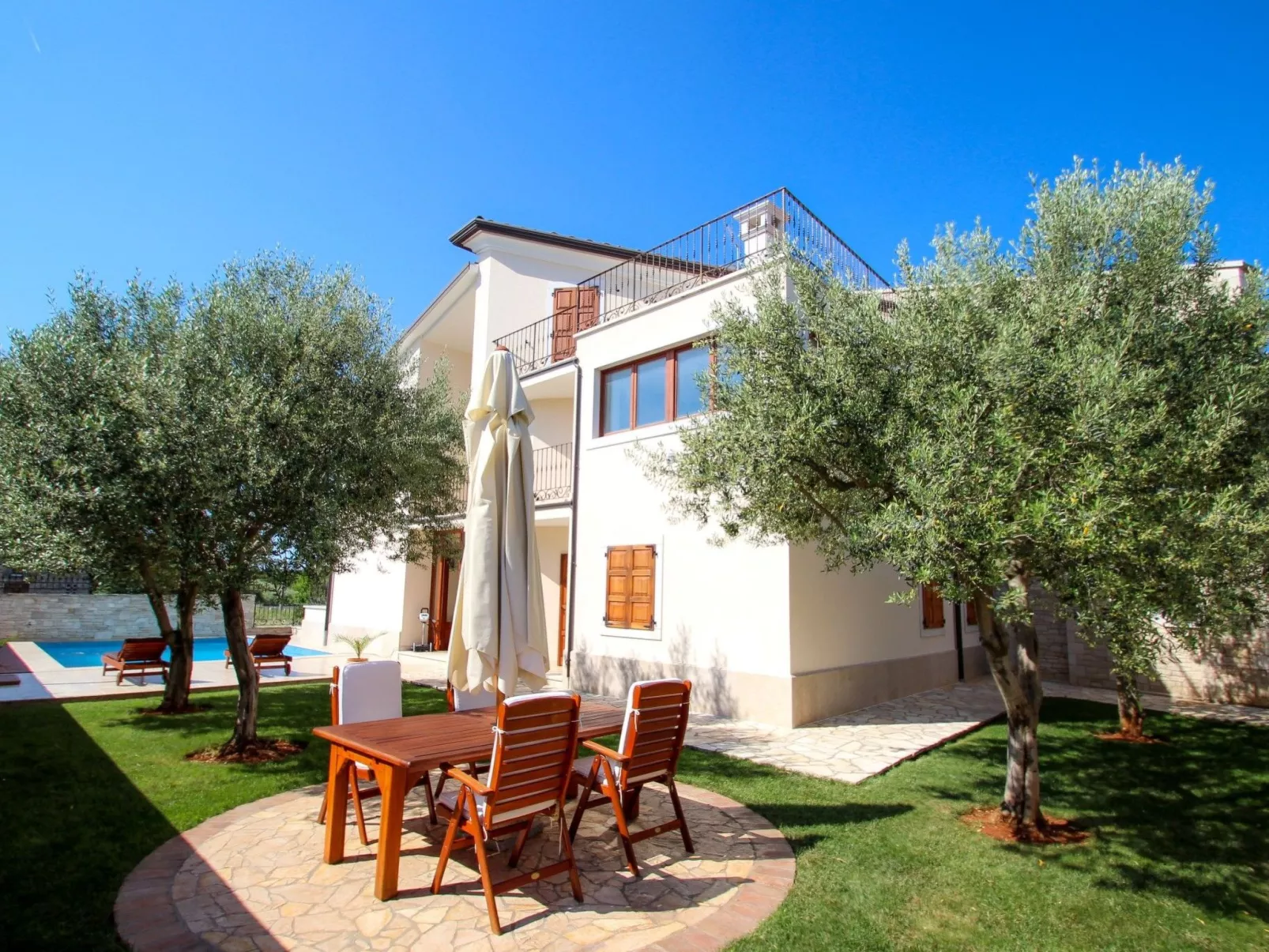 Für 4 Personen ca. 50 m&sup2; in Bužinija, Adriaküste Kroatien (Westküste von I - Draußen