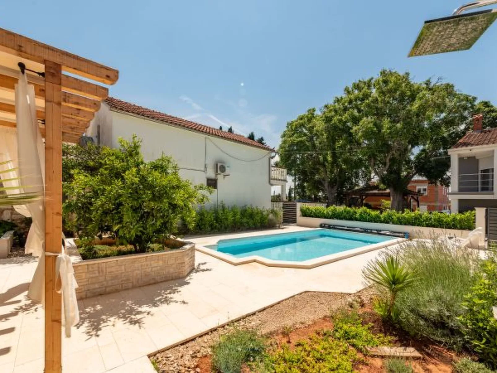 Apartment Varos 2+1 with shared pool - Image-tags.info