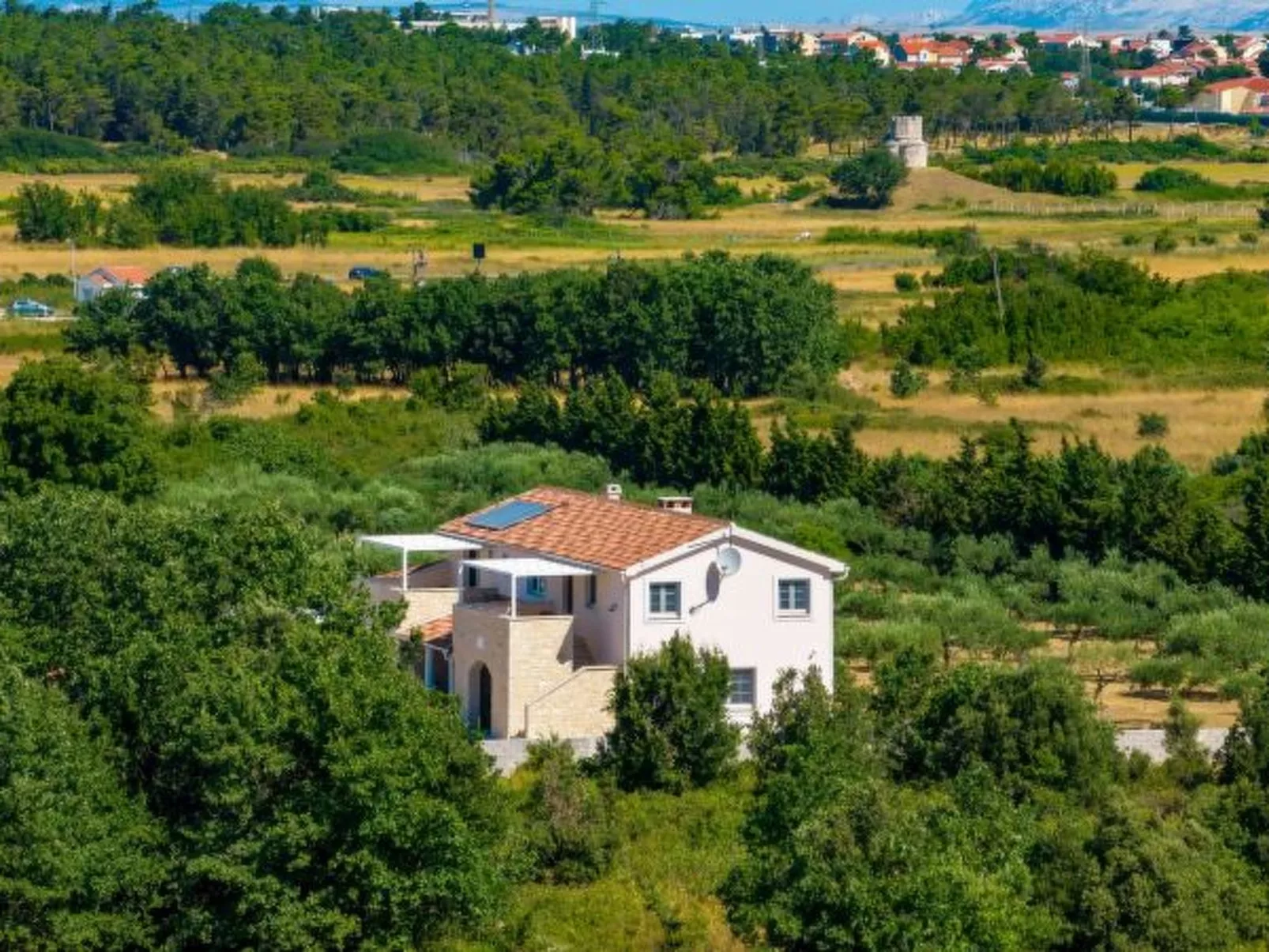 Villa Andamalu with heated pool - Image-tags.info