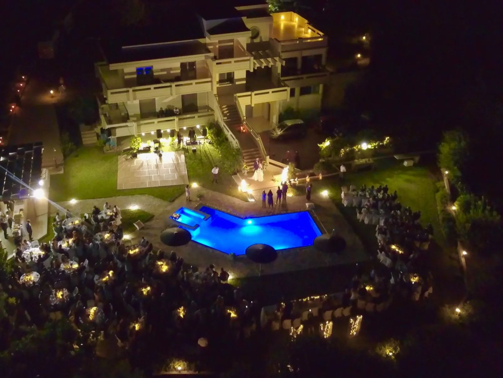 Luxuriöse, geräumige, private Villa mit sechs Schlafzimmern - Image-tags.info