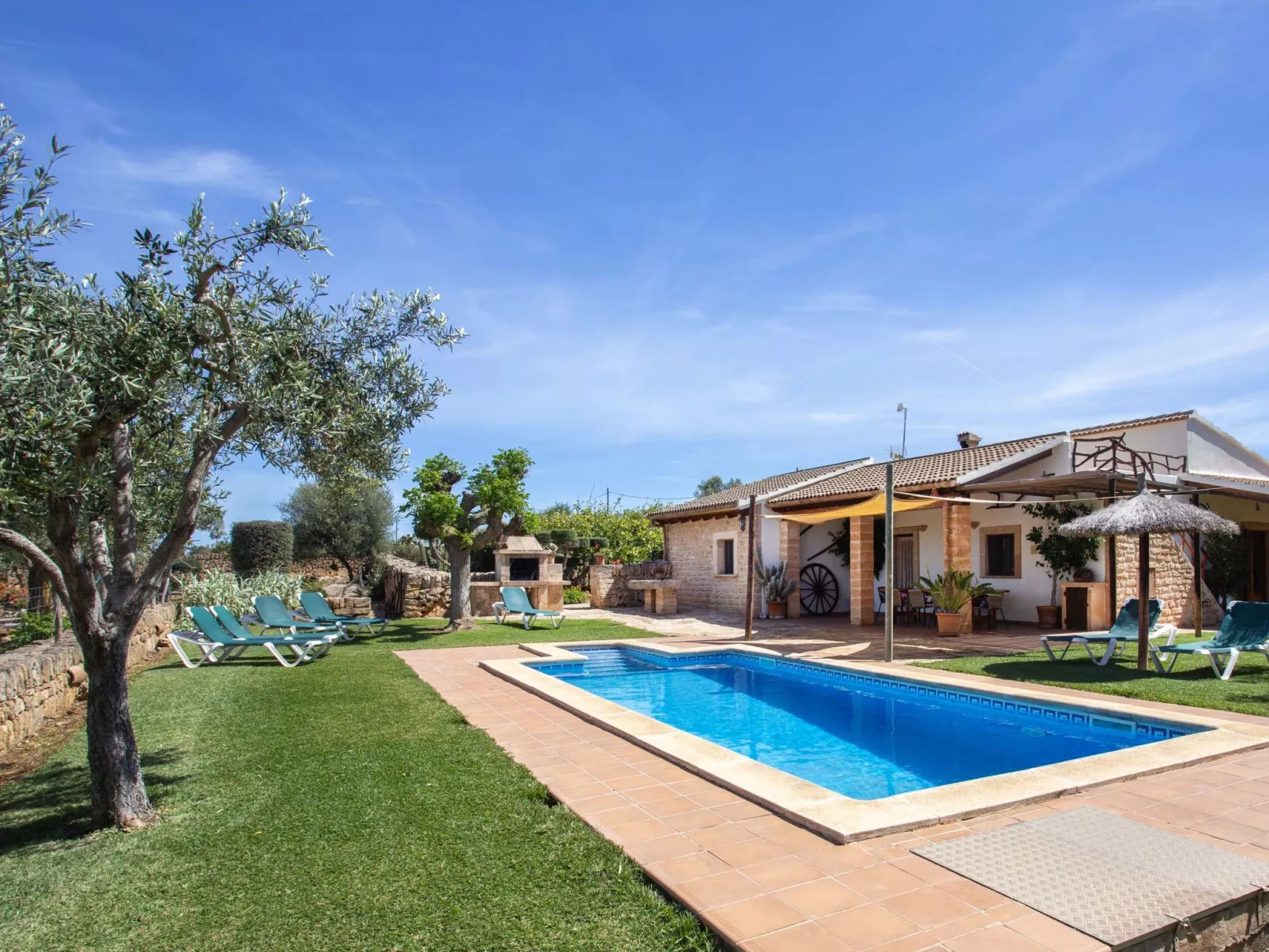 Ca na Ines - Outside