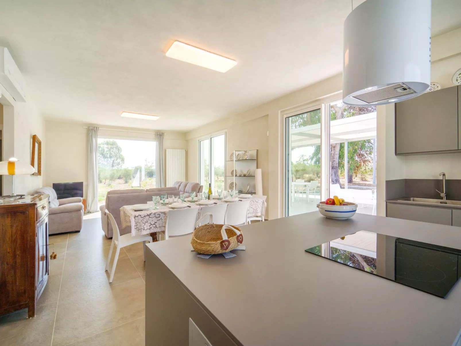 'Mamma Duna' mit Grill - Drinnen