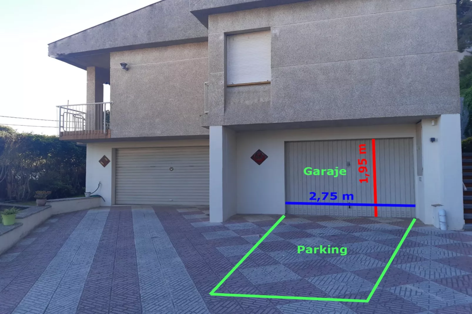 1233 VILA NEUS con piscina - Image-tags.garage