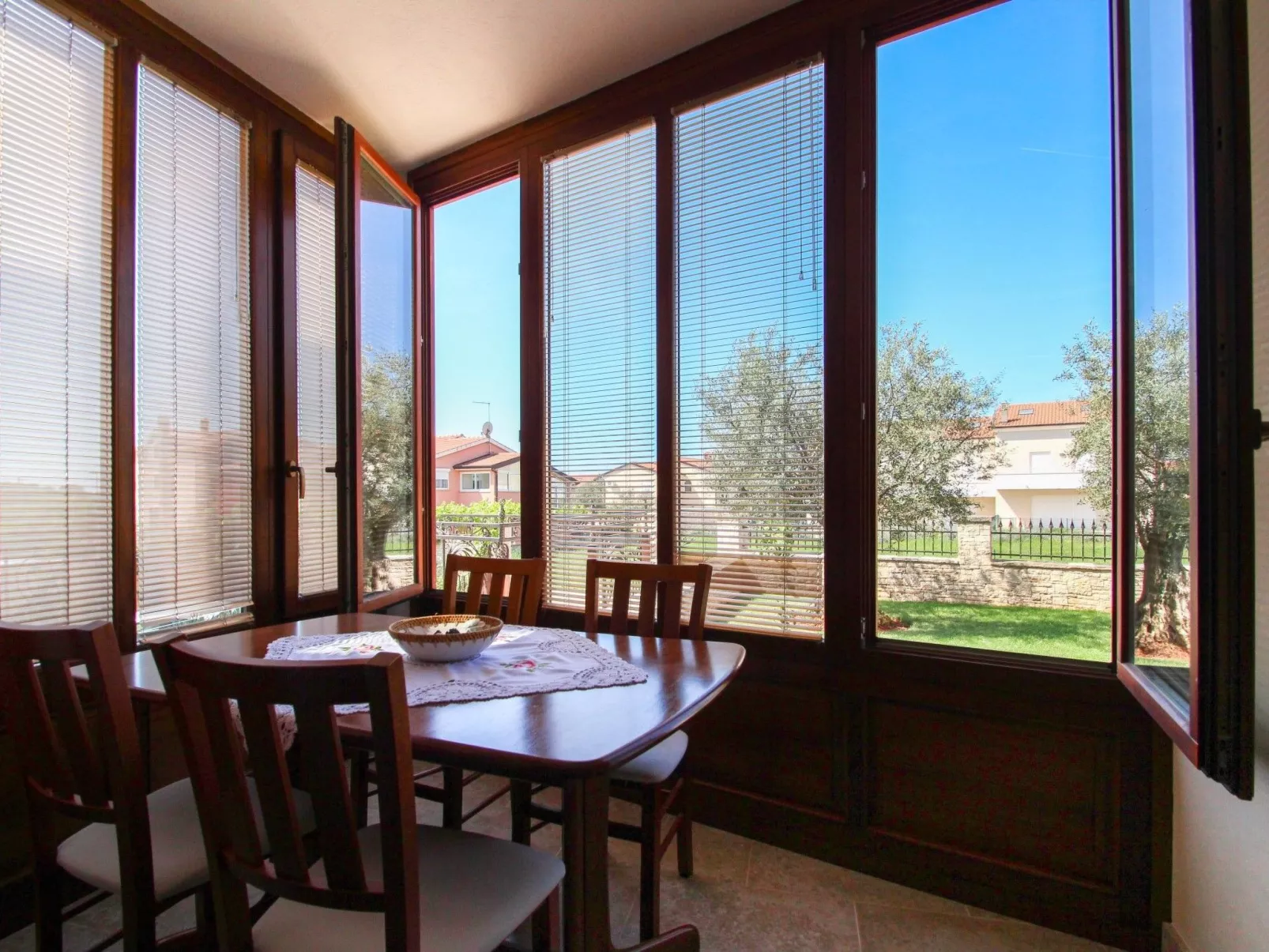 Für 4 Personen ca. 50 m&sup2; in Bužinija, Adriaküste Kroatien (Westküste von I - Drinnen