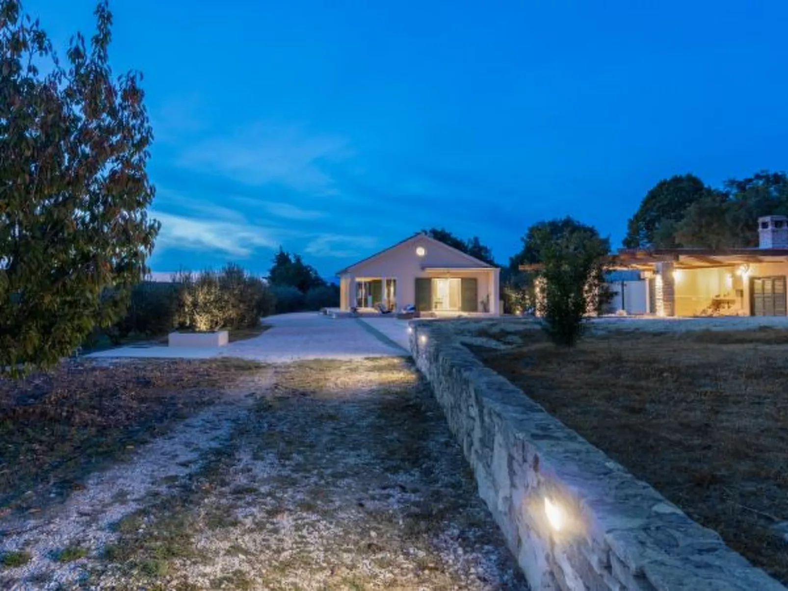 Villa Oliveto with pool - Image-tags.info