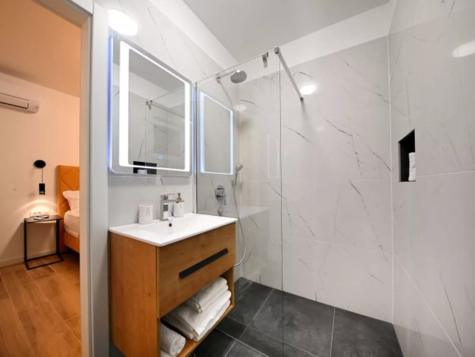 Villa Nostro Porto with pool - Image-tags.info