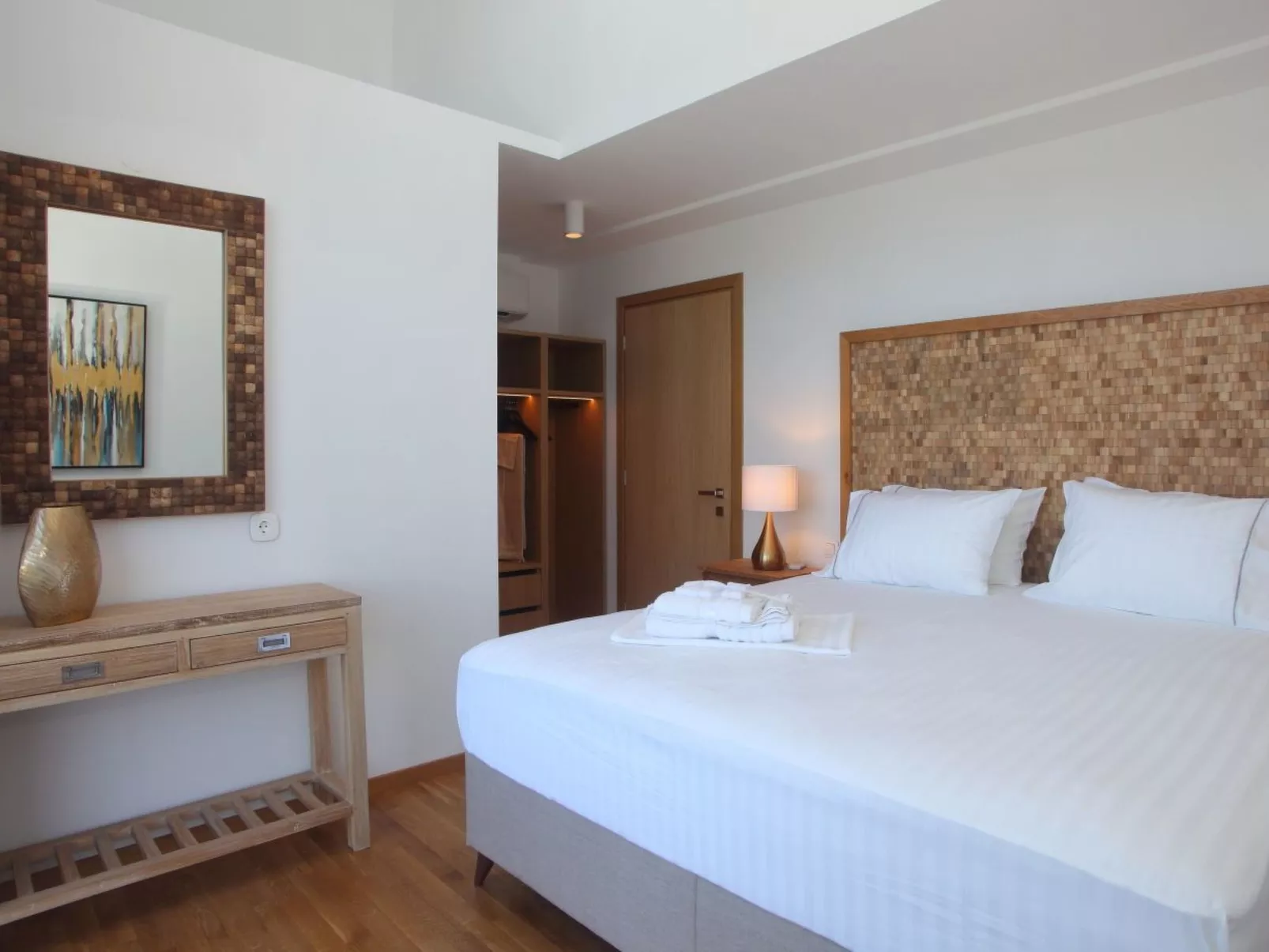 "Capro" mit Infinity-Pool - Inside