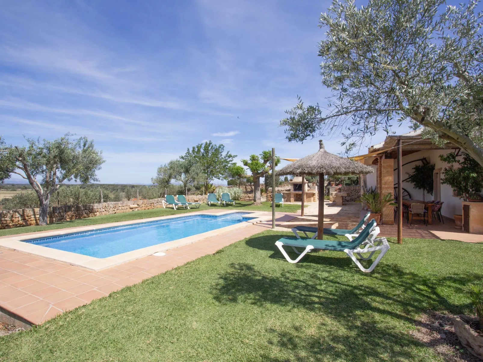 Ca na Ines - Outside