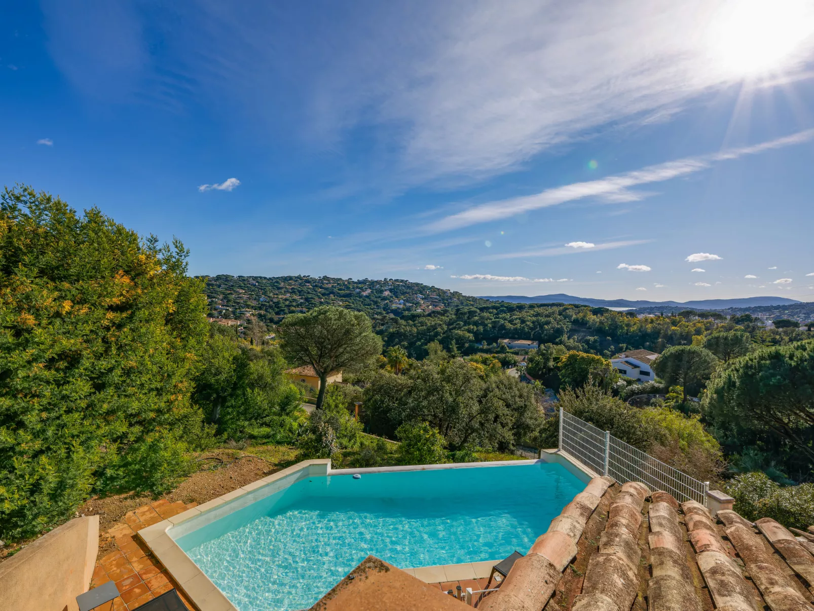 La Figuière - Outside