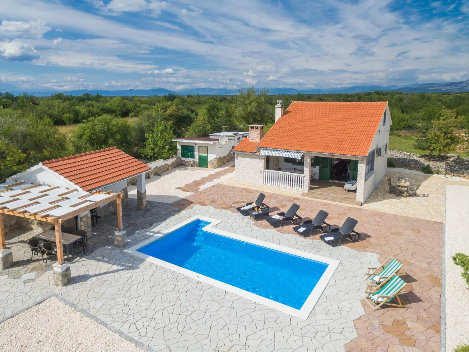 Villa Mystic Woods mit Pool - Outside