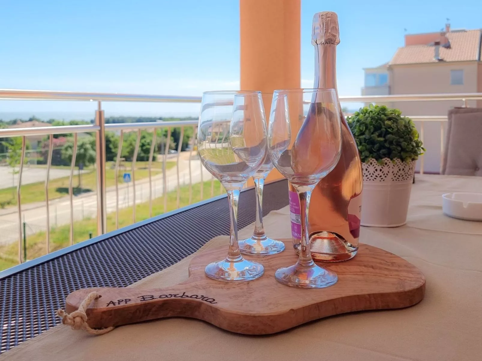 Appartement "Barbara" mit Blick auf das Wasser - Outside