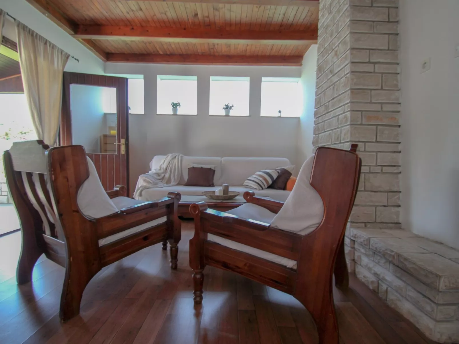 "Karpinjan" direkt am Strand - Inside