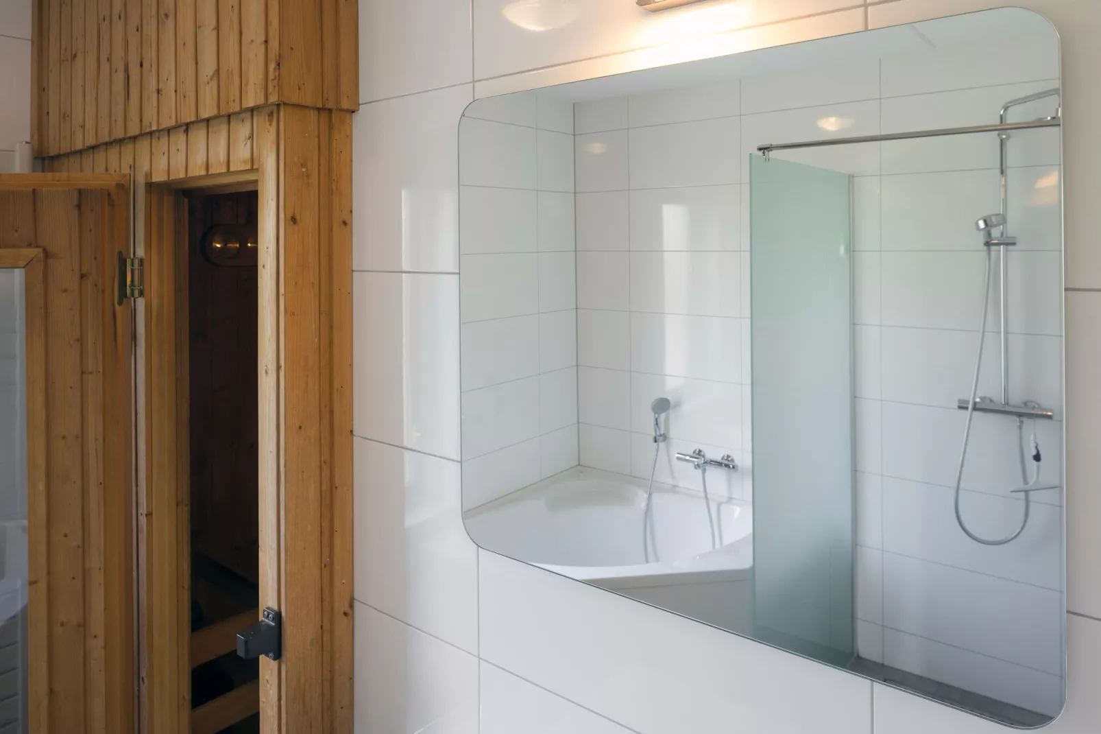 Roompot Beach Resort 25-Bathroom