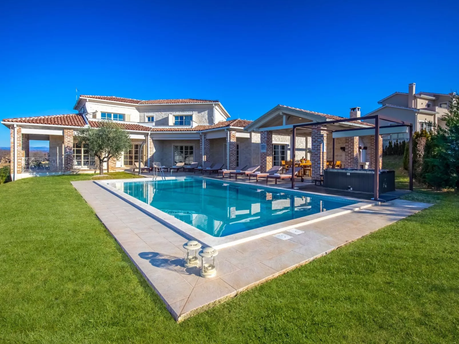 Villa "Star" mit Whirlpool - Outside