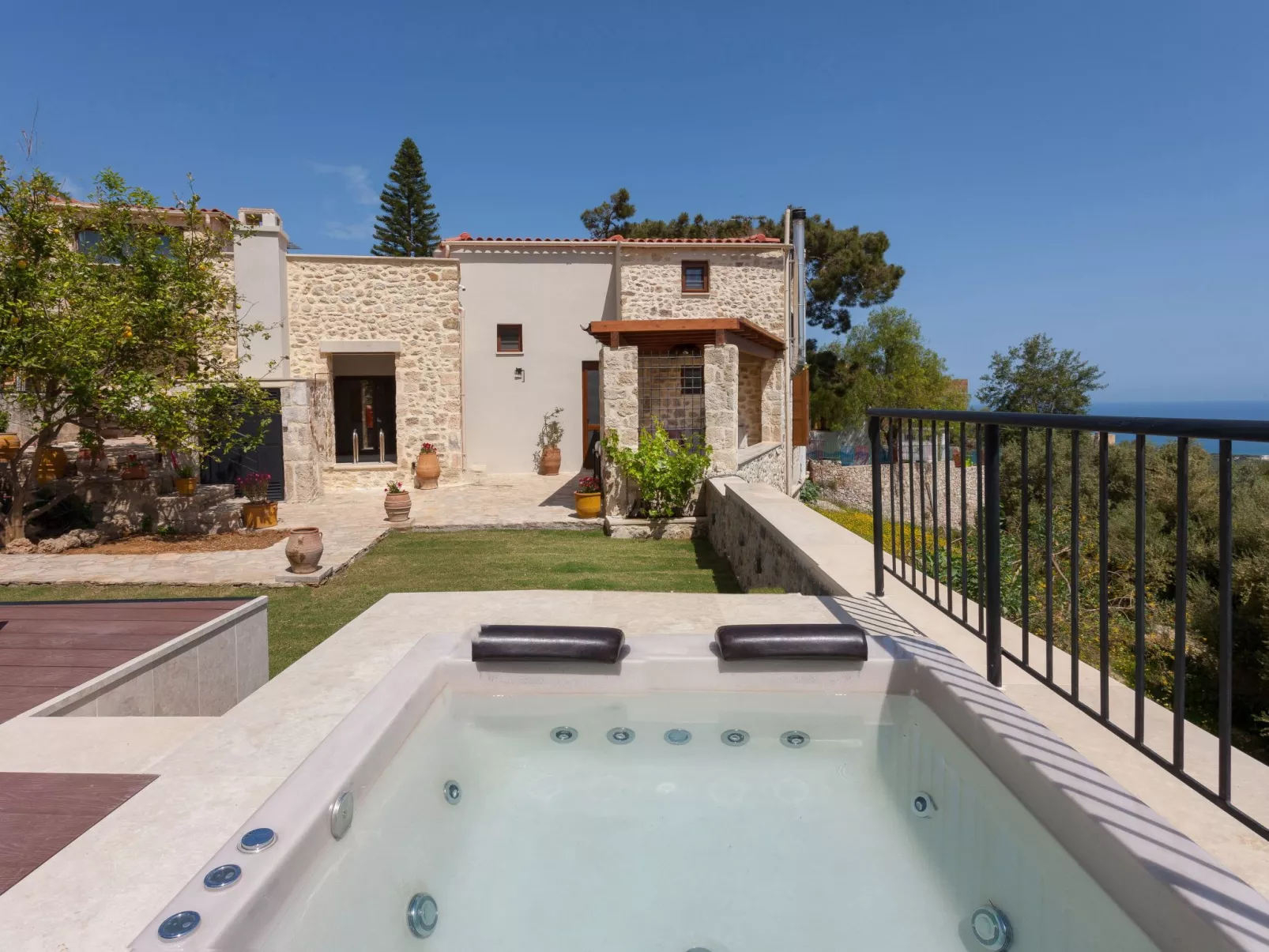 Ali Vafi's Villa - Beheizter Jacuzzi und Innenpool - Outside