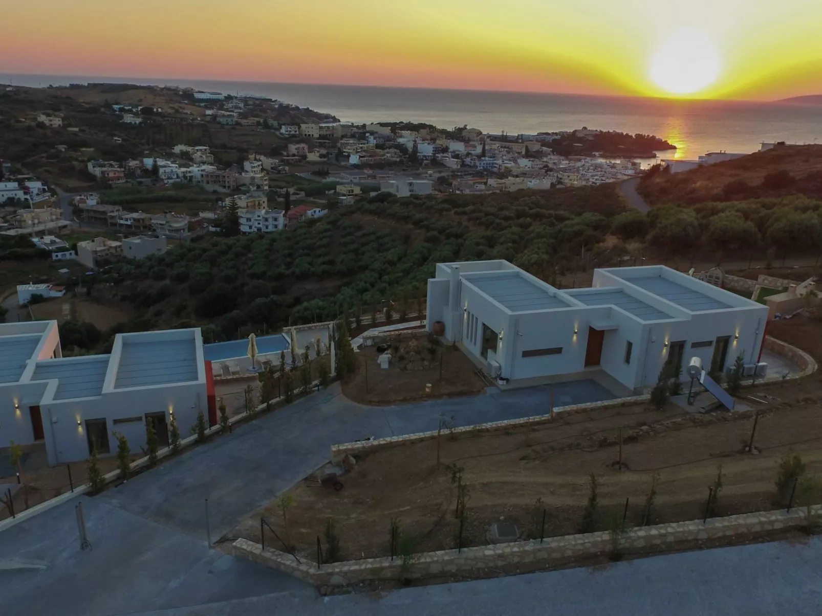 "Villa Kallia" mit Infinity-Pool - Outside