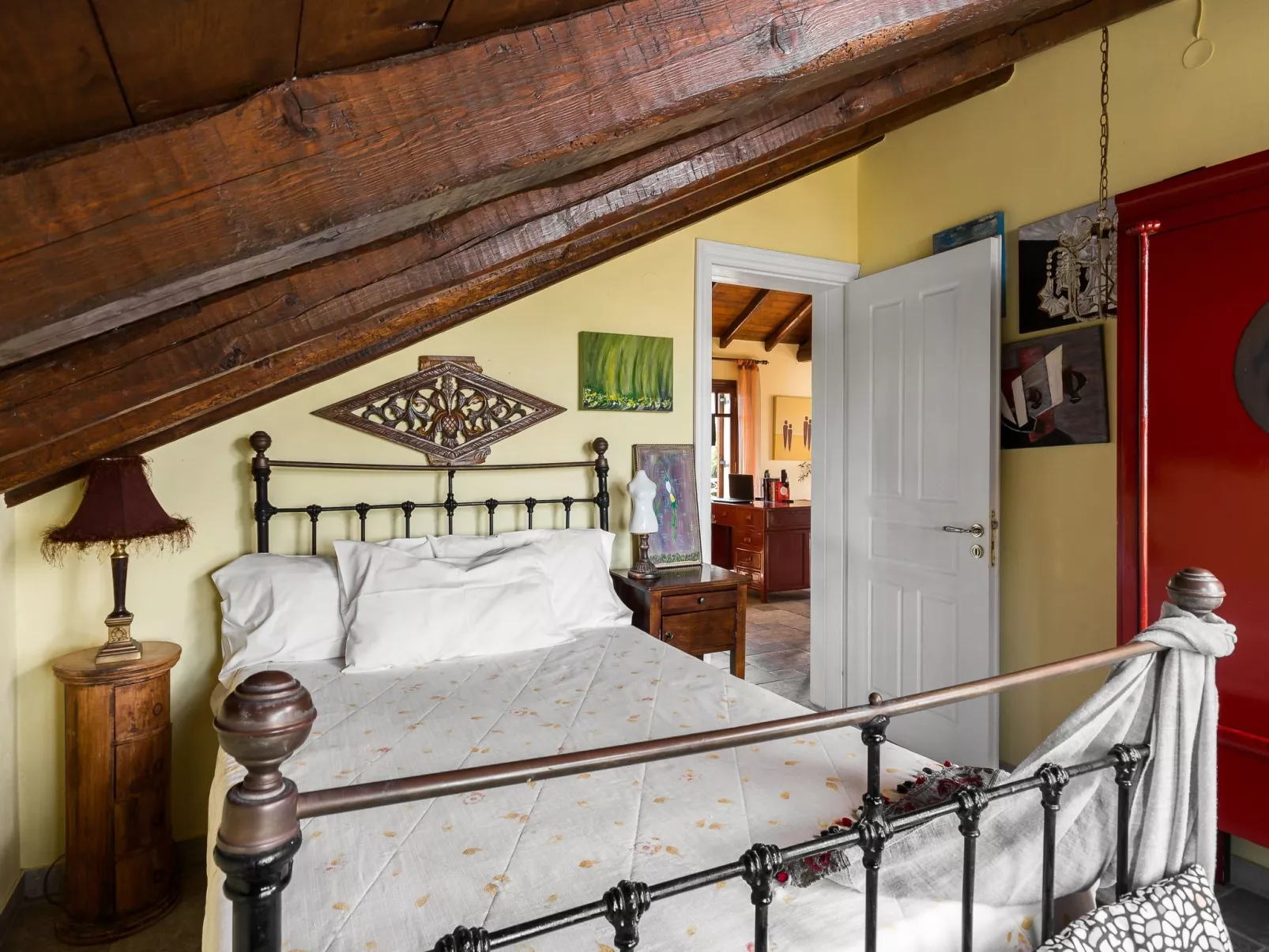 Idyllisch gelegene und luxuriöse Villa mit Veranda und Pavillon - Image-tags.info