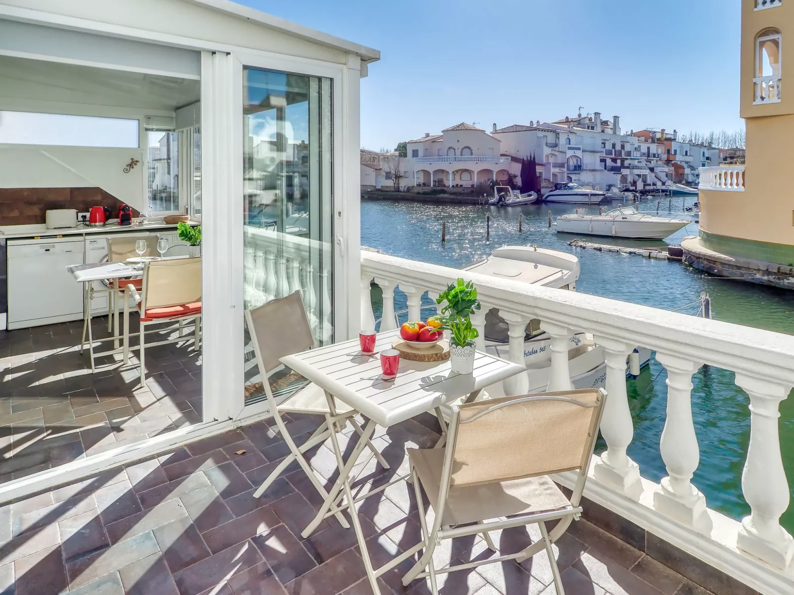 Canal Port Empuries - Draußen