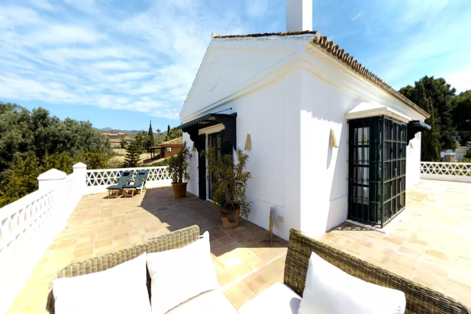 A Real Oasis in  Colonial style - Terrace balcony