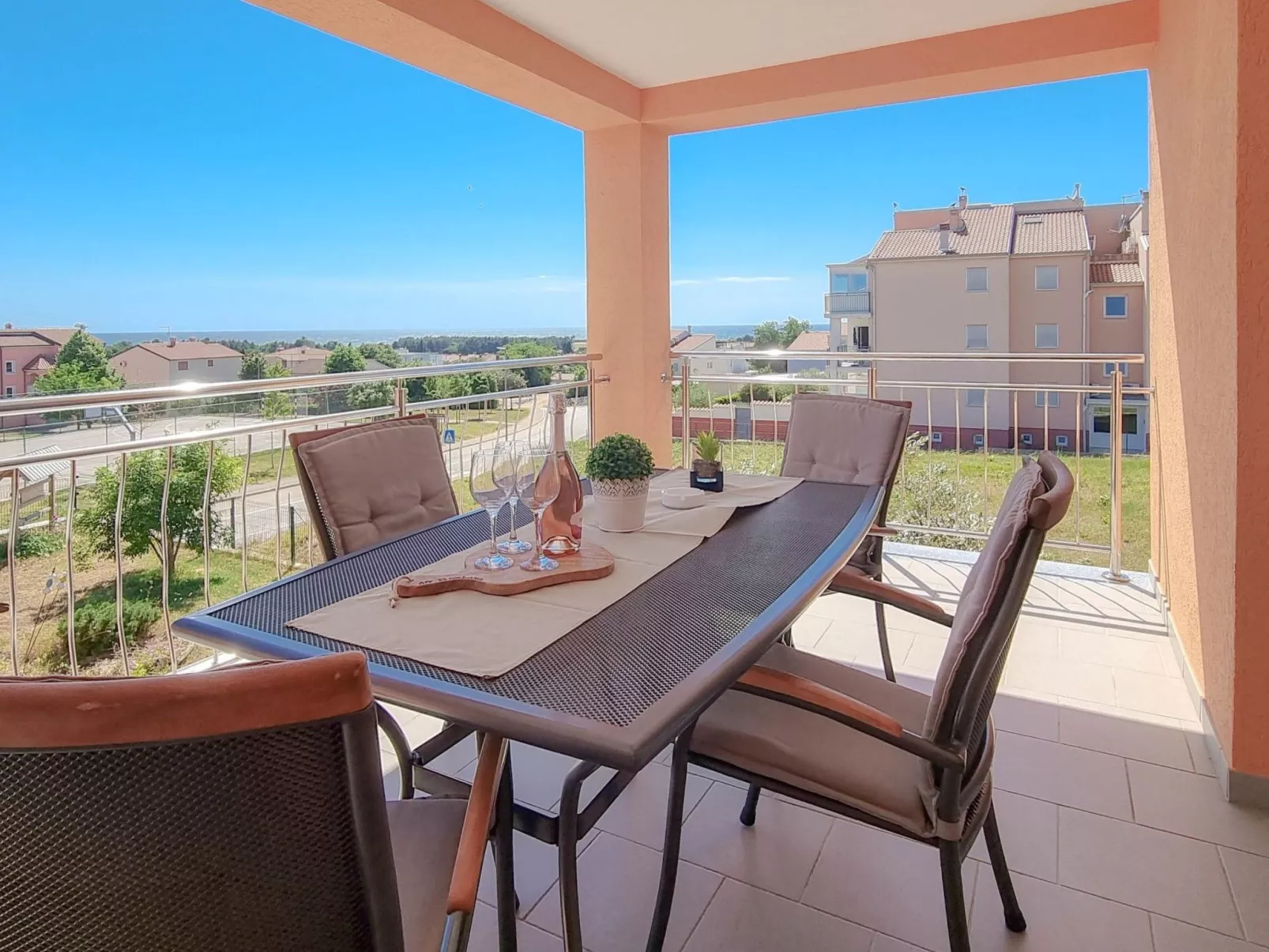 Appartement "Barbara" mit Blick auf das Wasser - Outside