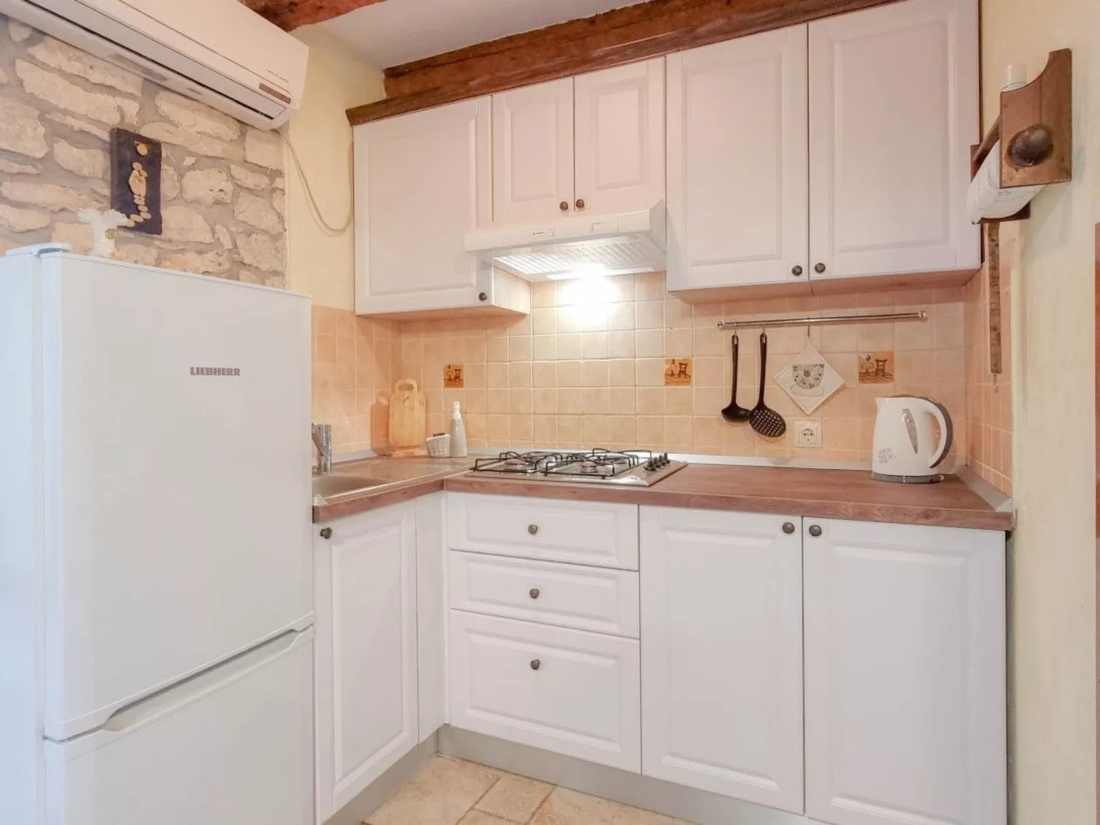 Für 2 Personen ca. 30 m&sup2; in Novigrad, Adriaküste Kroatien (Westküste von I - Drinnen