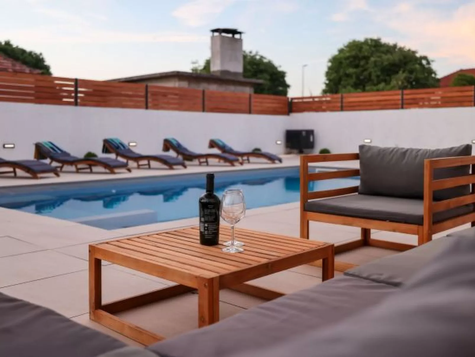 Villa Marta with heated pool and traditional taver - Image-tags.info