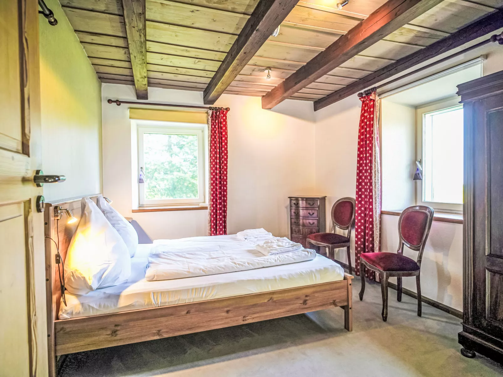 Schwarzwaldhof mit Pool & Sauna - Drinnen