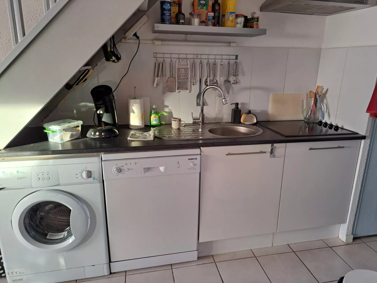 Maison Bleu - Inside