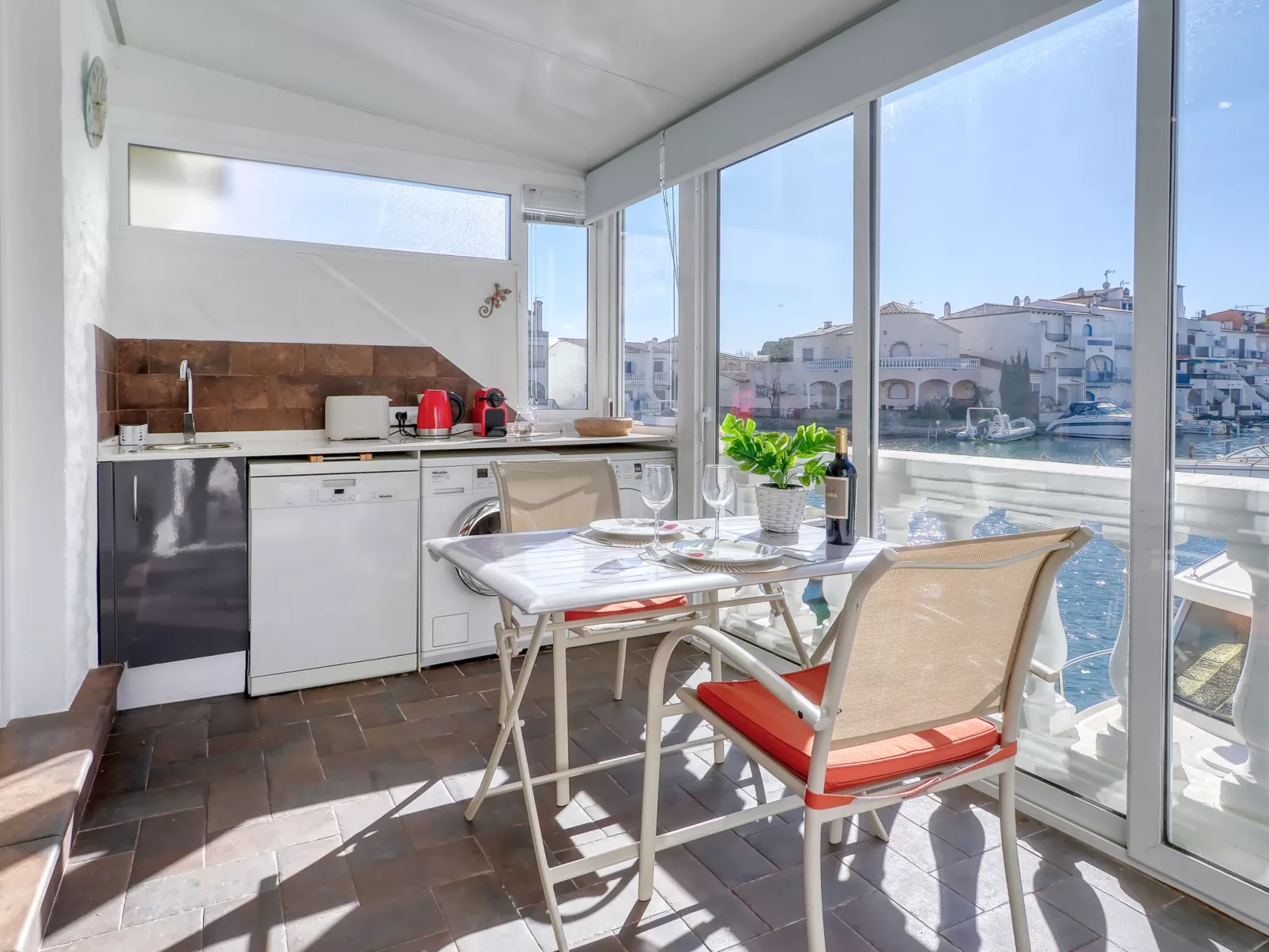 Canal Port Empuries - Drinnen