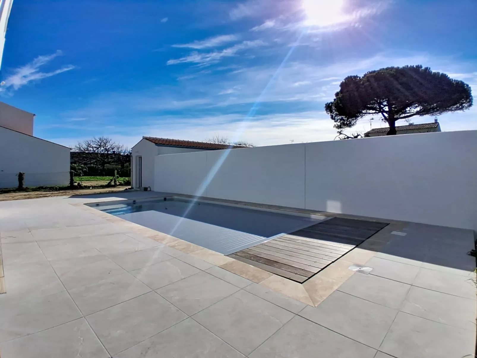 Saint Denis 2 - Outside