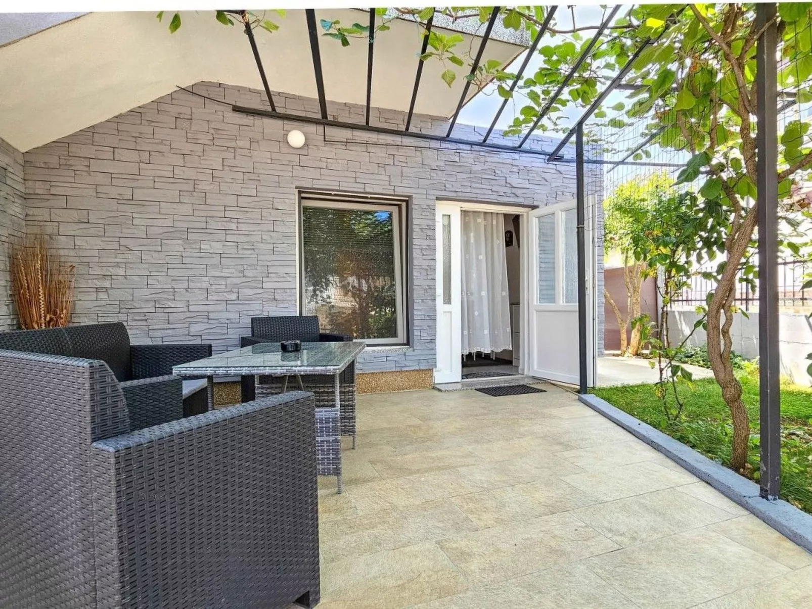 "Pintar 2" direkt am Strand - Drinnen