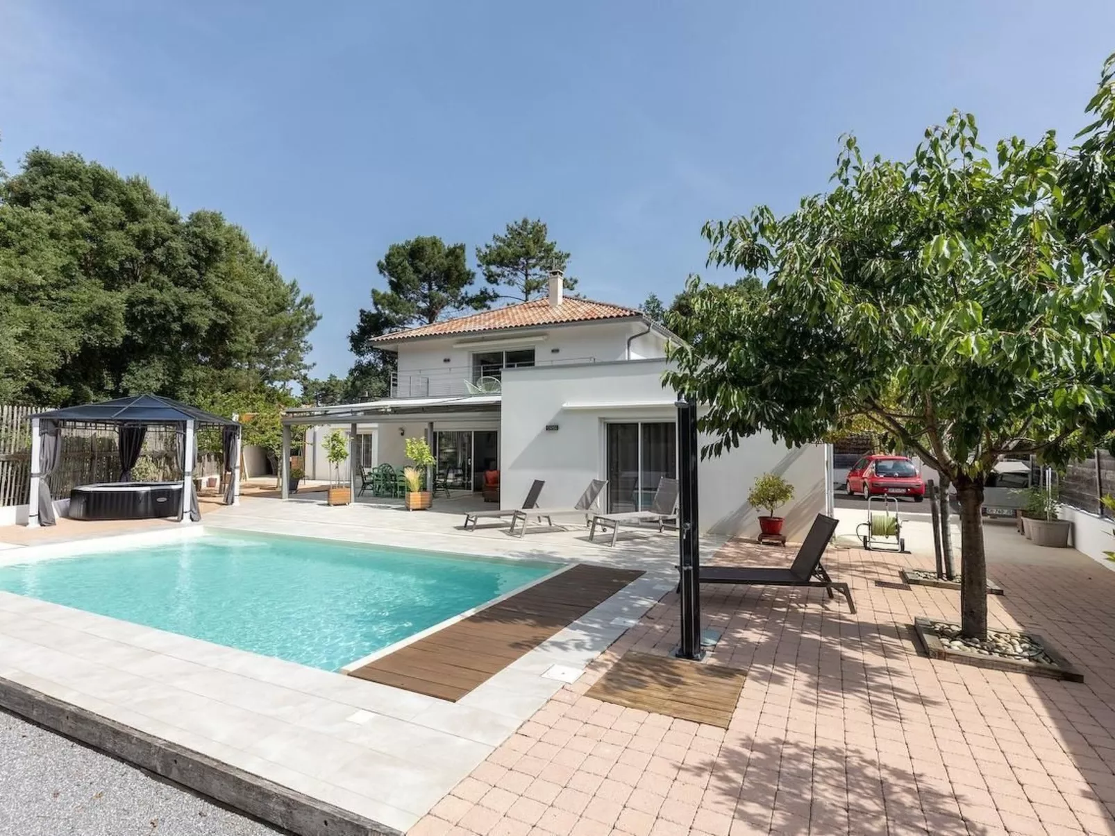 "L'Oustaou des Hournails" (Das Haus der Hournails) - Draußen