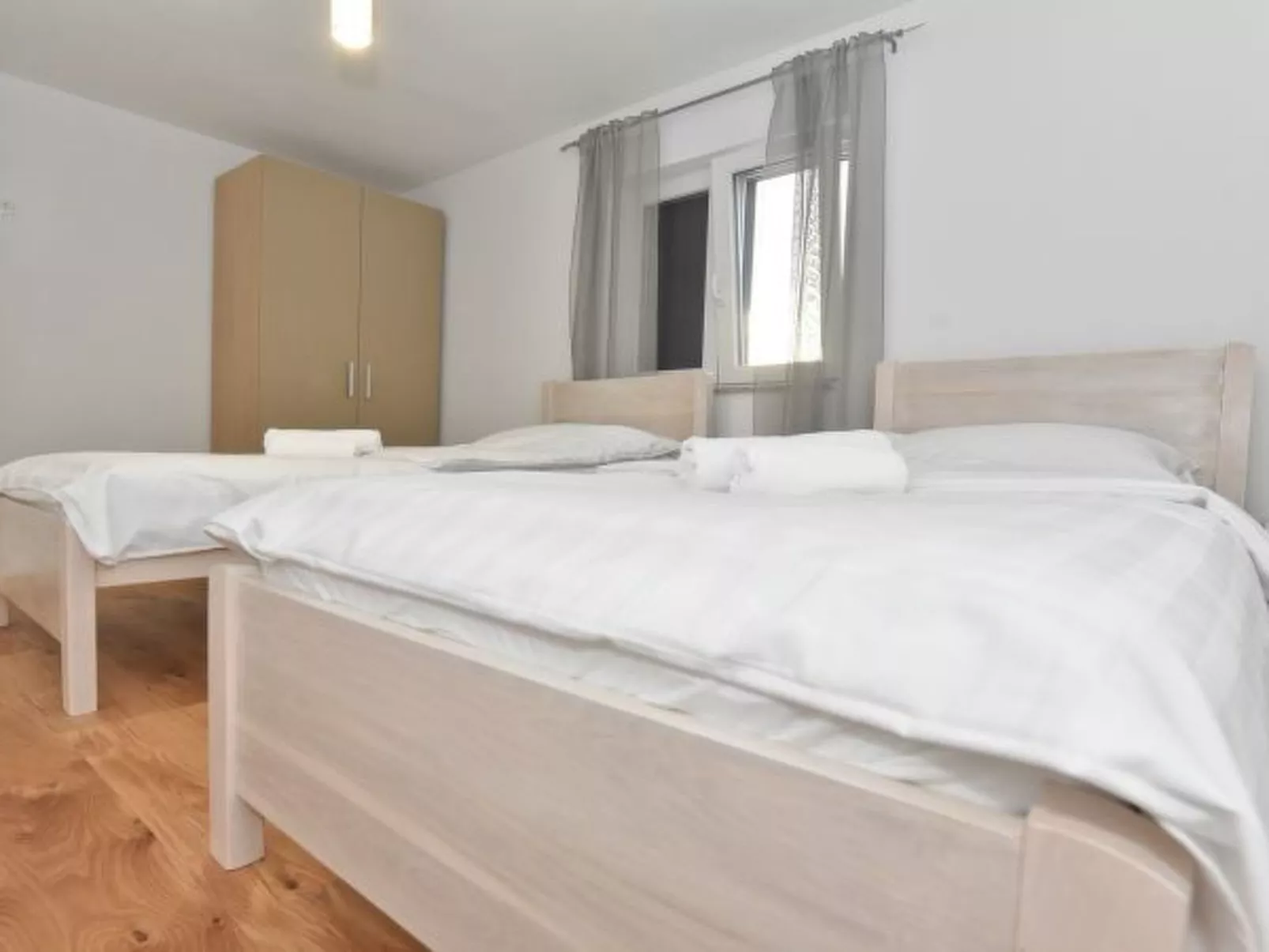 Villa Pinia with pool, Zadar - Image-tags.info