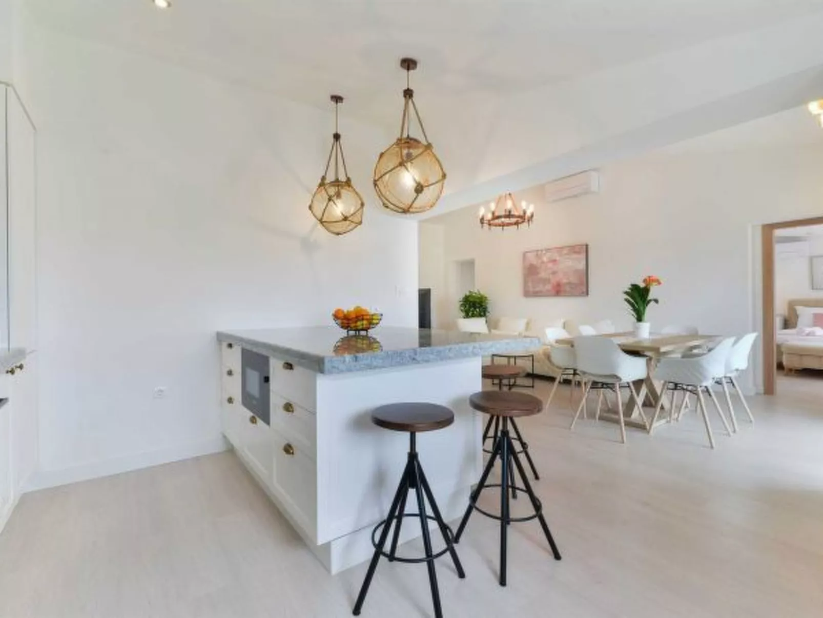 Luxury Villa Maria with large pool - Image-tags.info