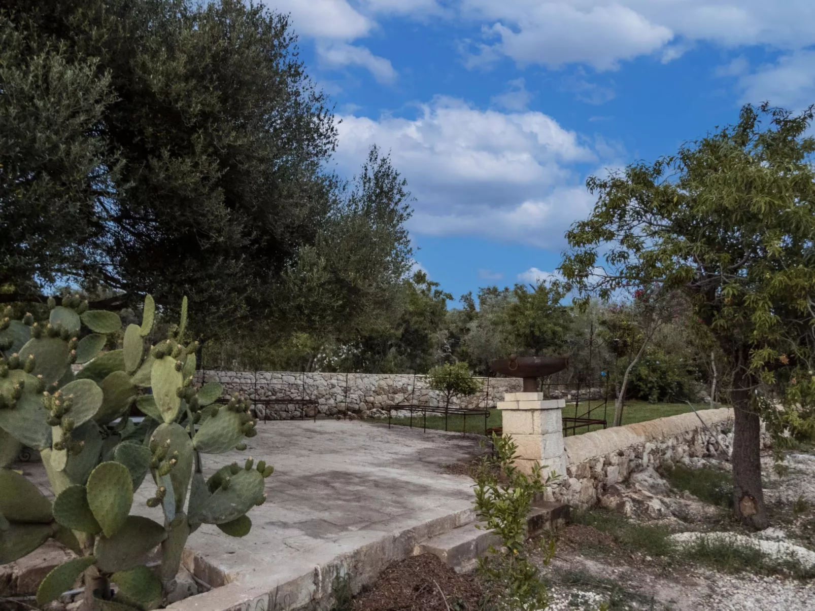 Giniusa' Studio mit Whirlpool-Badewanne - Outside