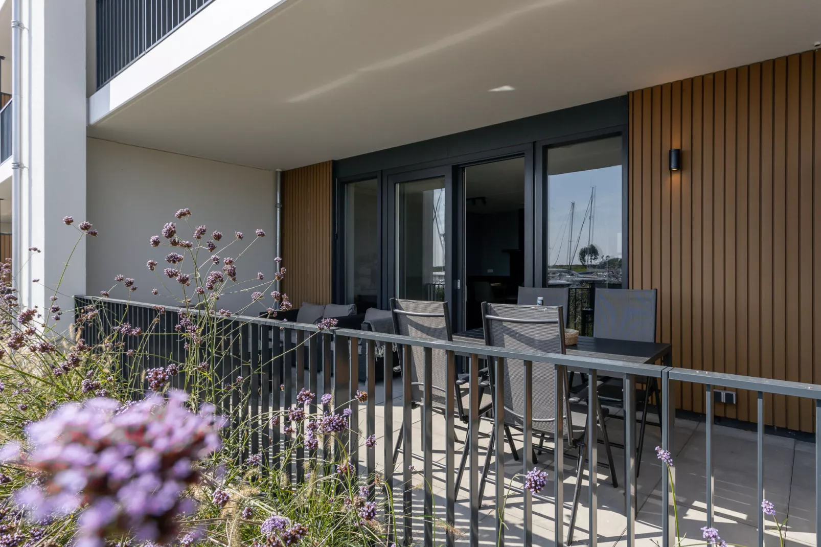 Uithaven 1B-Terrace balcony