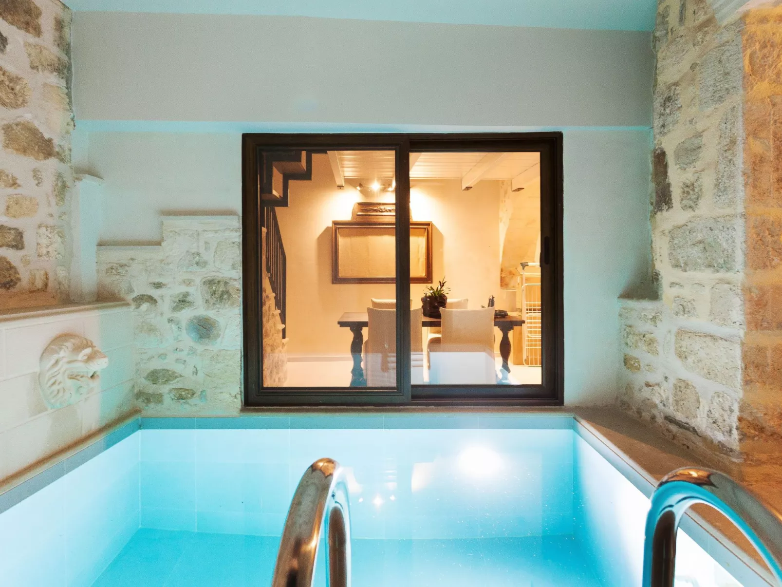 Ali Vafi's Villa - Beheizter Jacuzzi und Innenpool - Inside