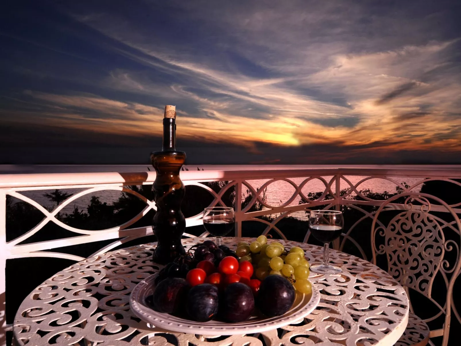 Idyllisch gelegene und luxuriöse Villa mit Veranda und Pavillon - Image-tags.info