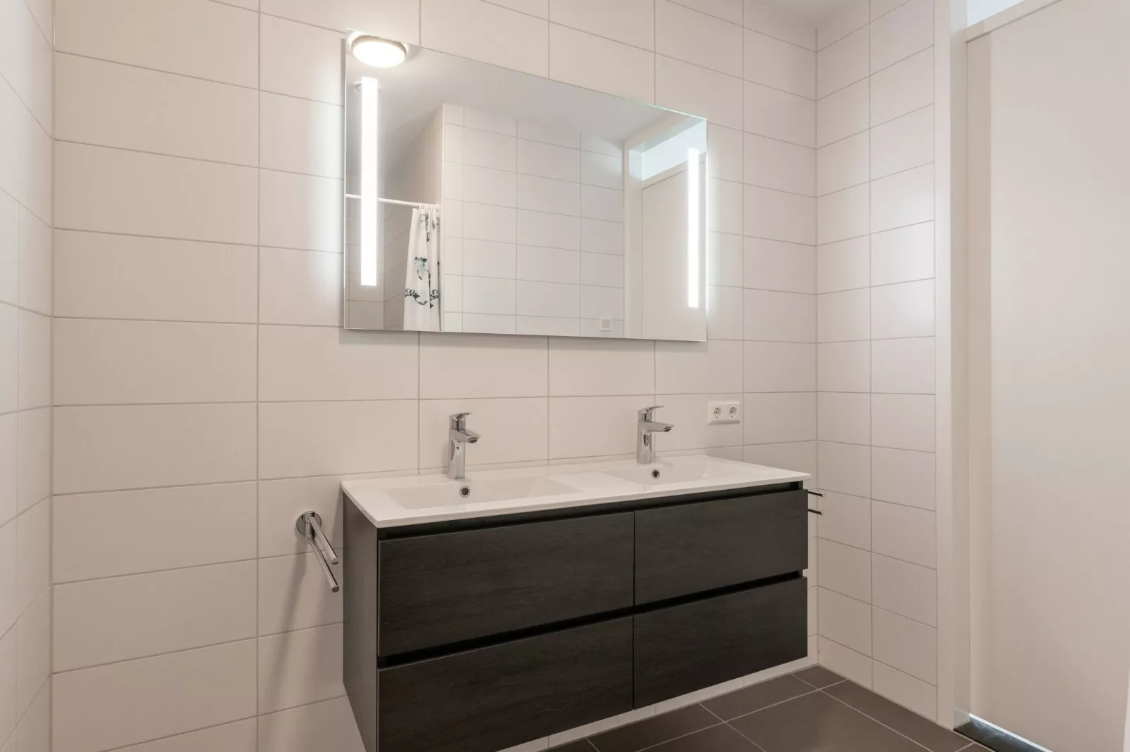Uithaven 1B-Bathroom