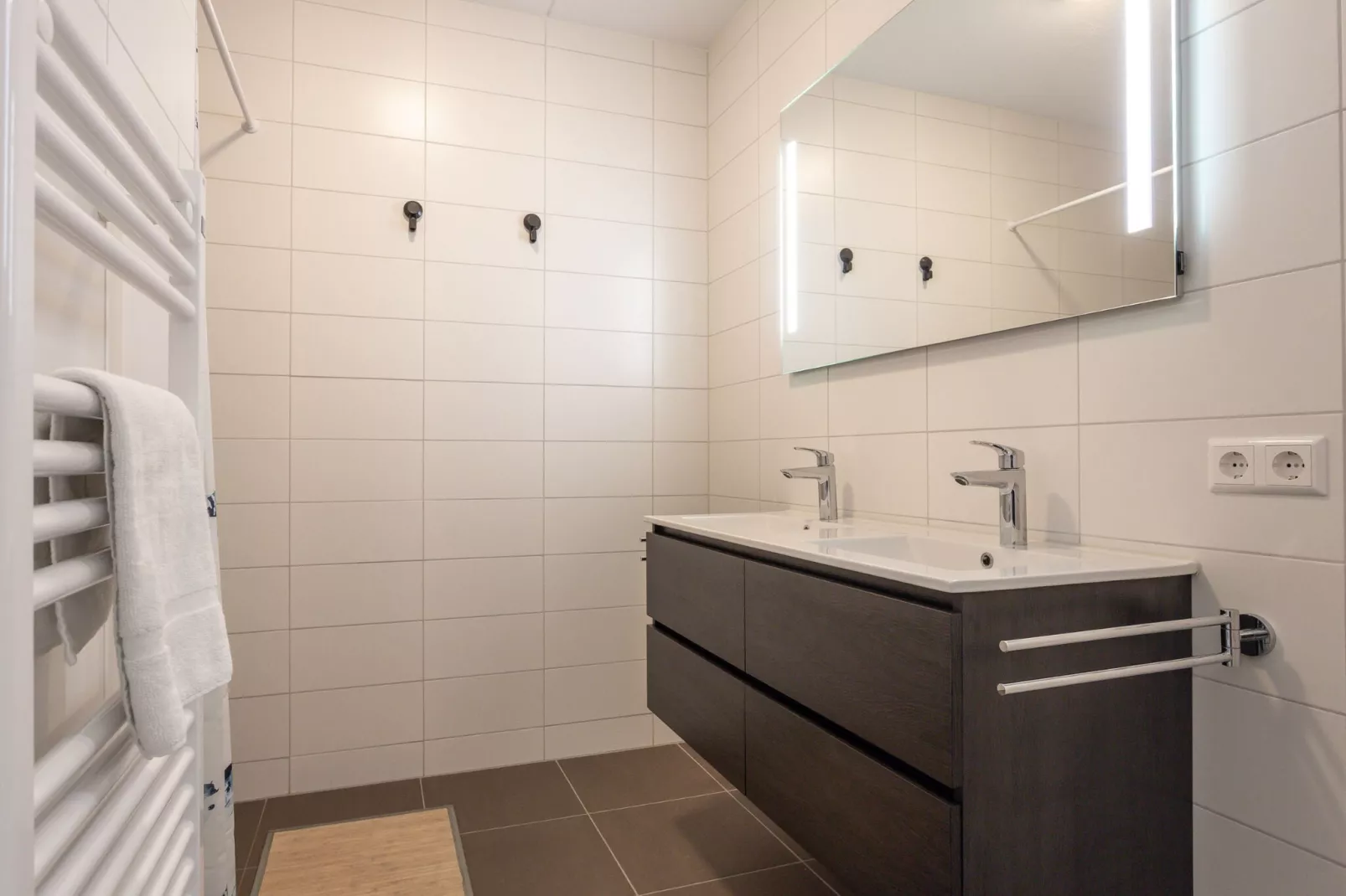 Uithaven 1B-Bathroom