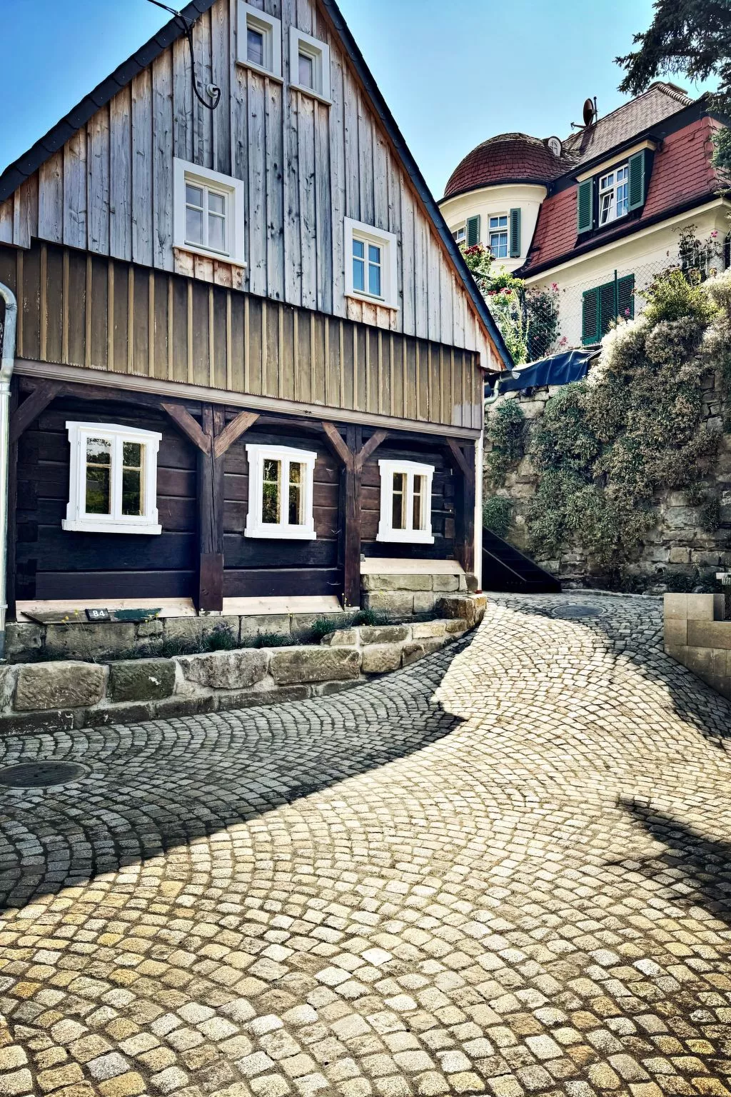 NEU!   dasErbhaus - Outside