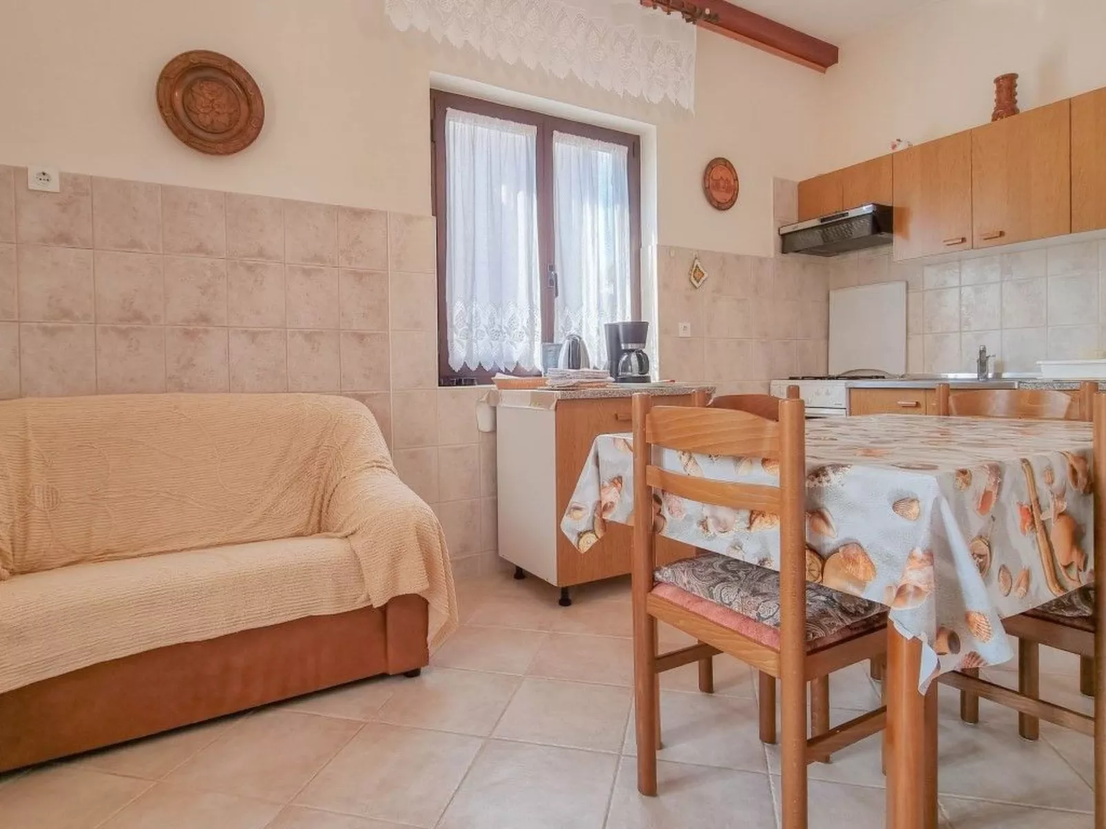 Für 5 Personen ca. 70 m&sup2; in Novigrad, Adriaküste Kroatien (Westküste von I - Dedans