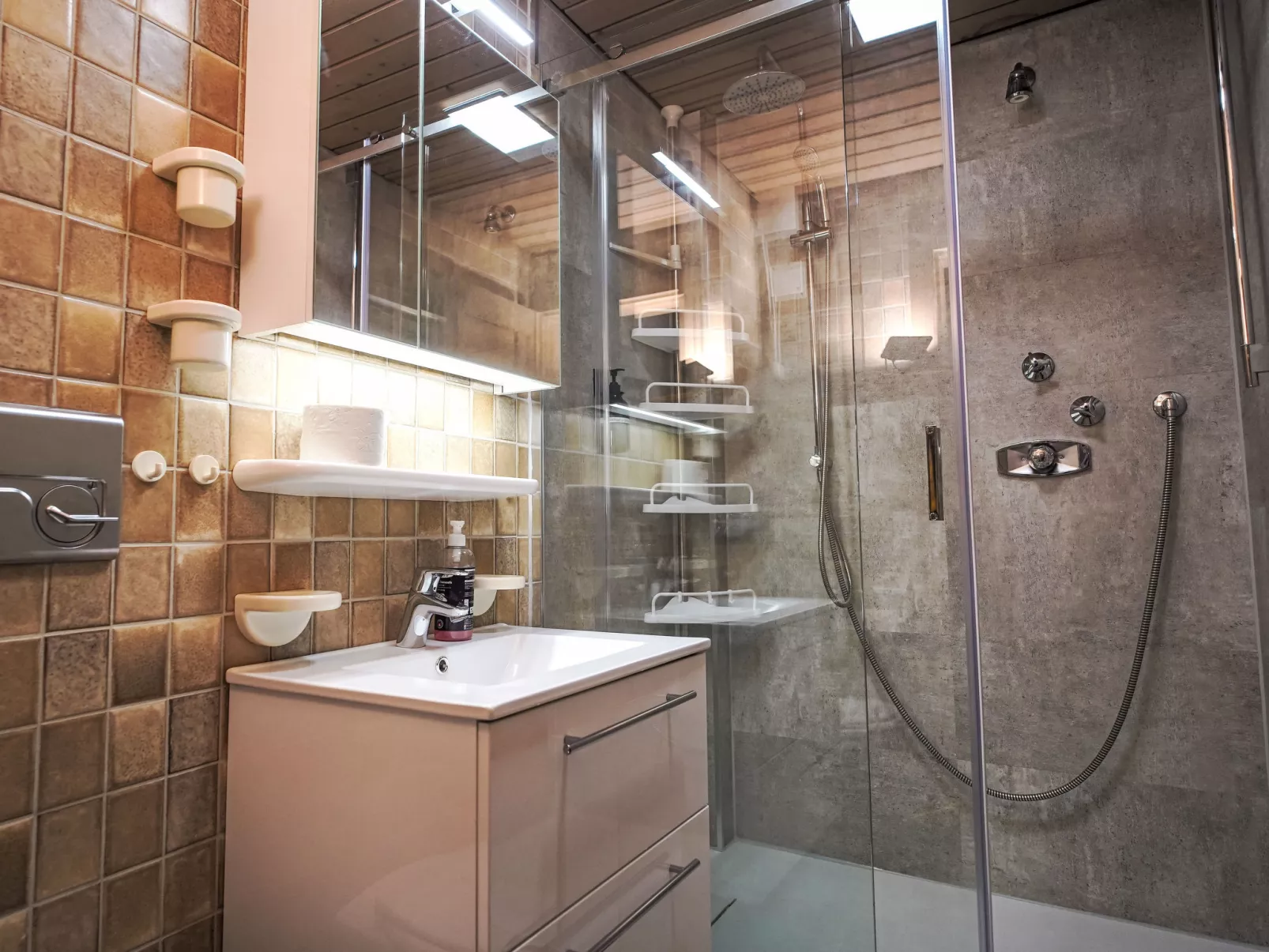 Schwarzwaldhof mit Pool & Sauna - Drinnen