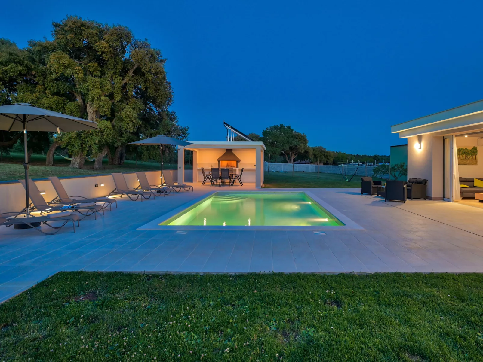 Montevernal - Draußen