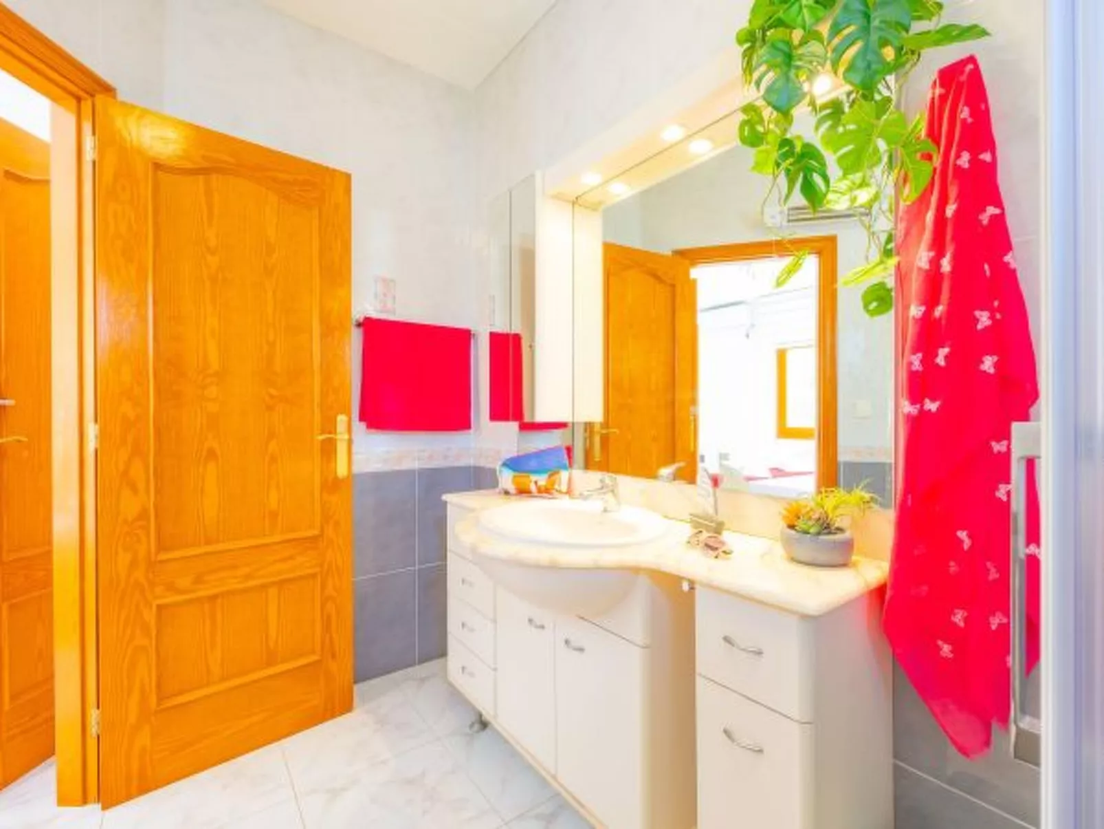 Villa Mona - PlusHolidays - Image-tags.info