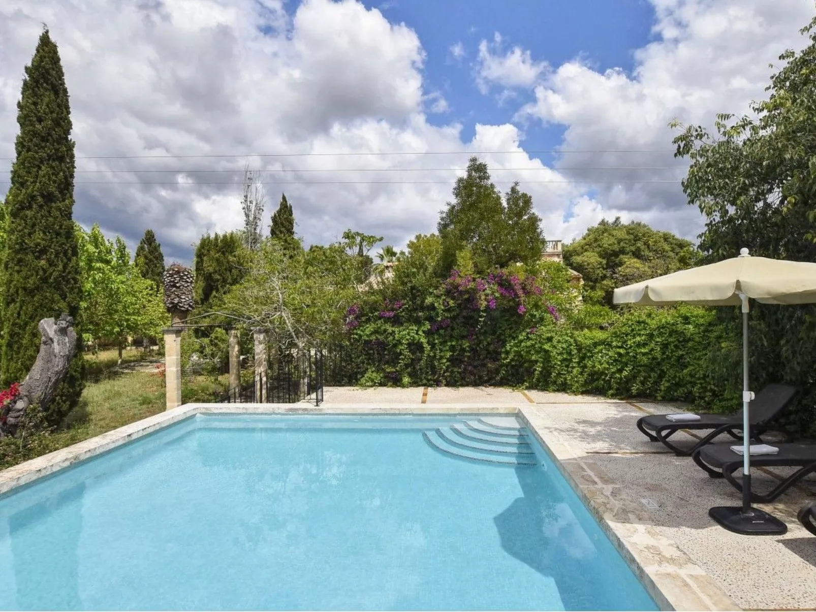 Ferienvilla mit privatem Pool - Draußen